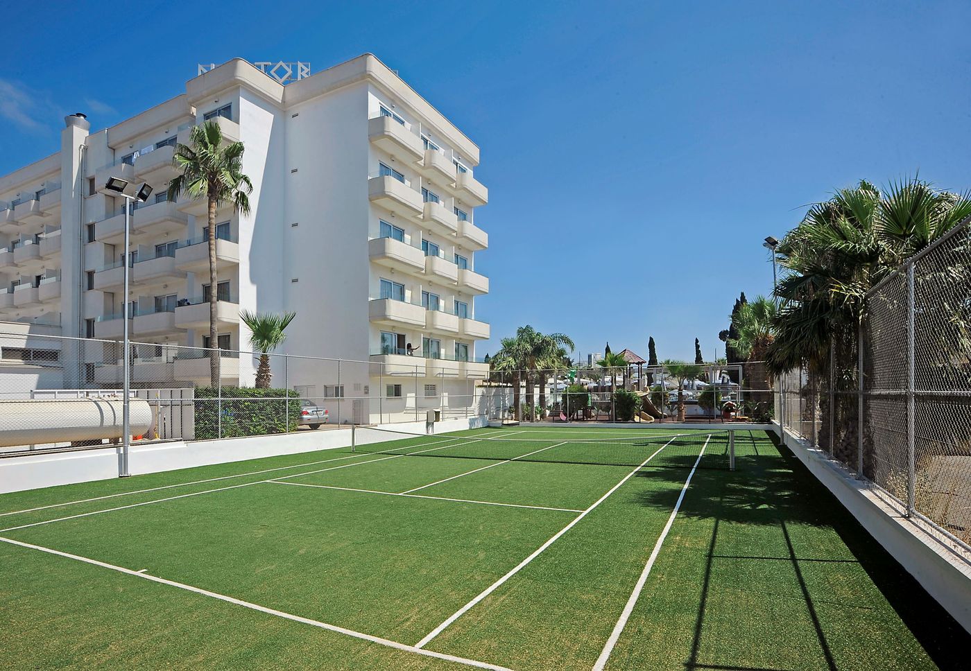 Hotel-Nestor-Sports-and-Entertainment-15