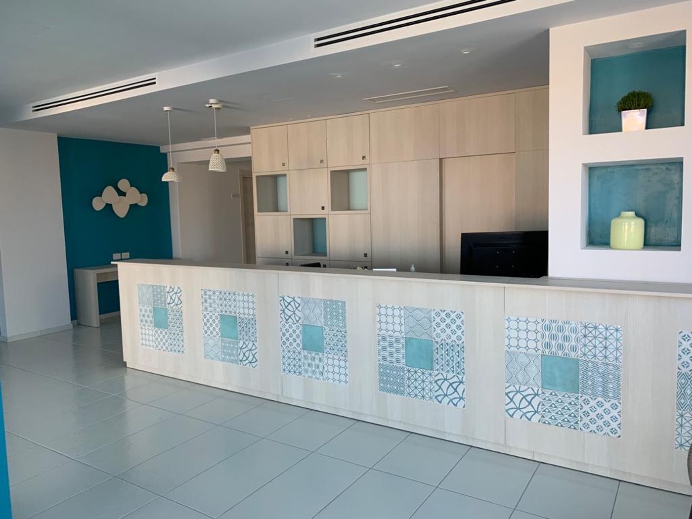 Best-Western-Hotel-Blumarea-Lobby-42