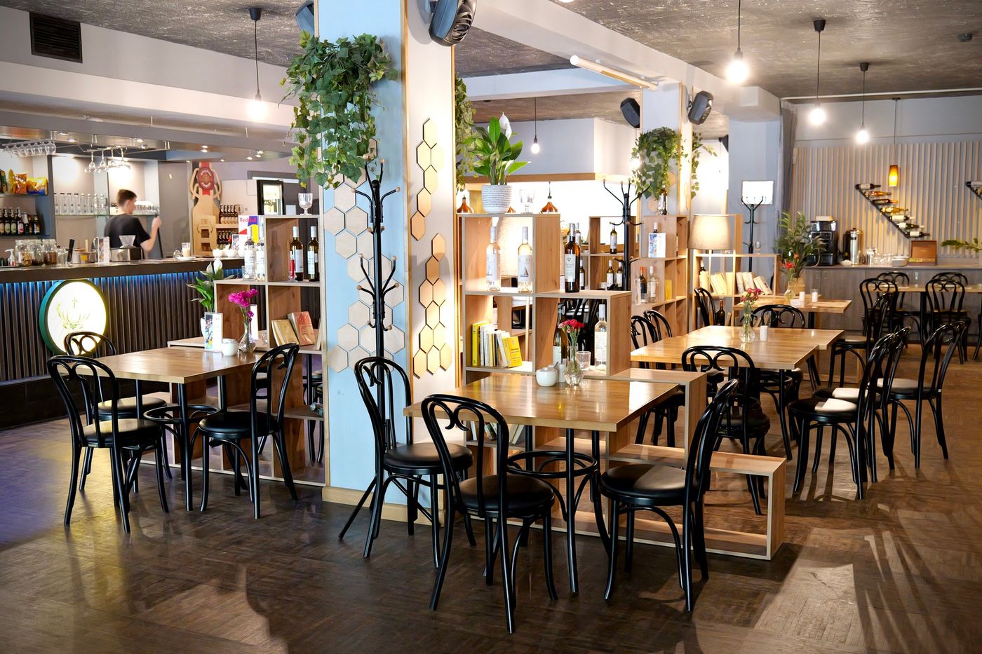 Hit-Hotel-Restaurant-10