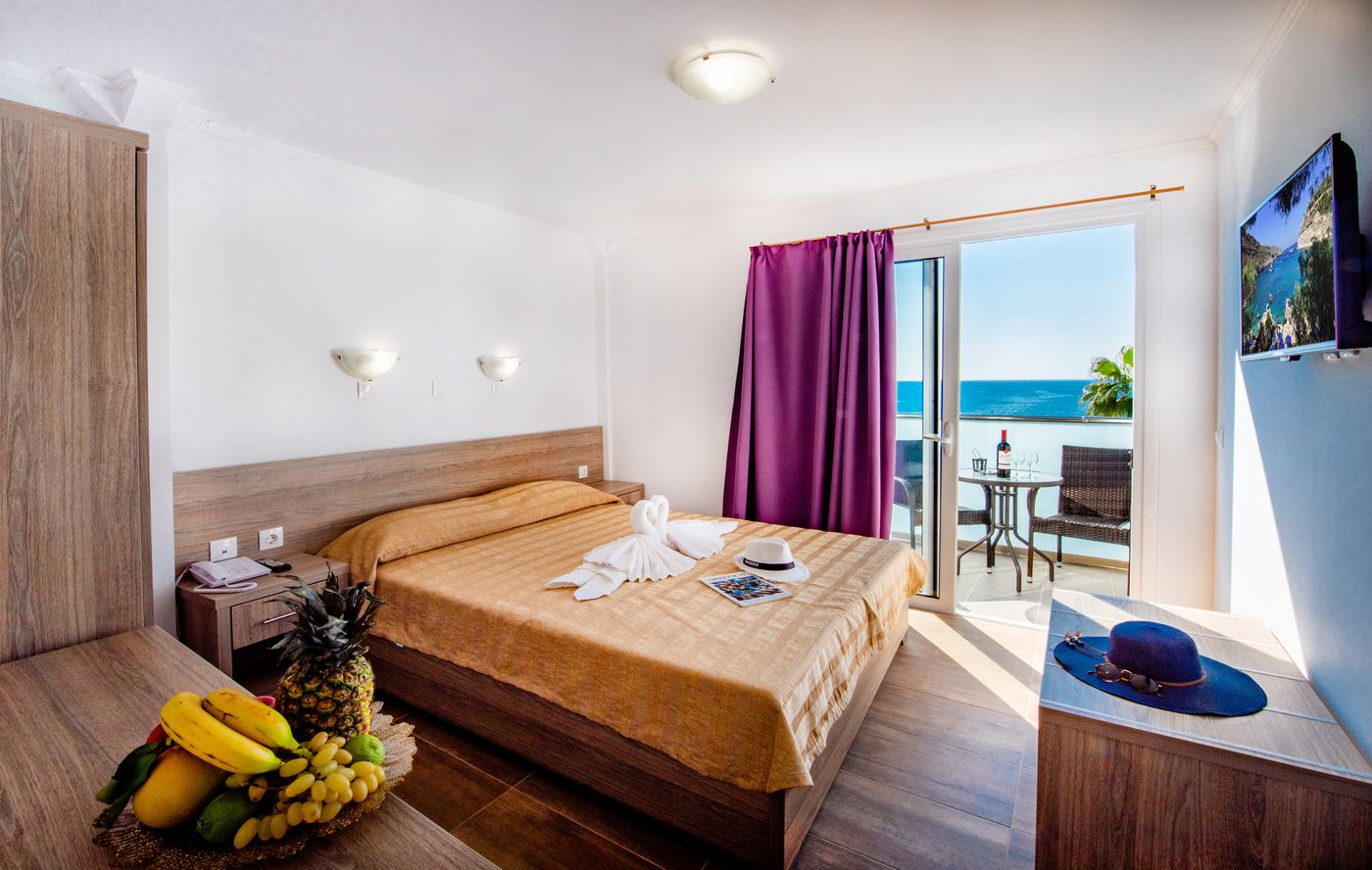 Ilyssion-Hotel-Room-14