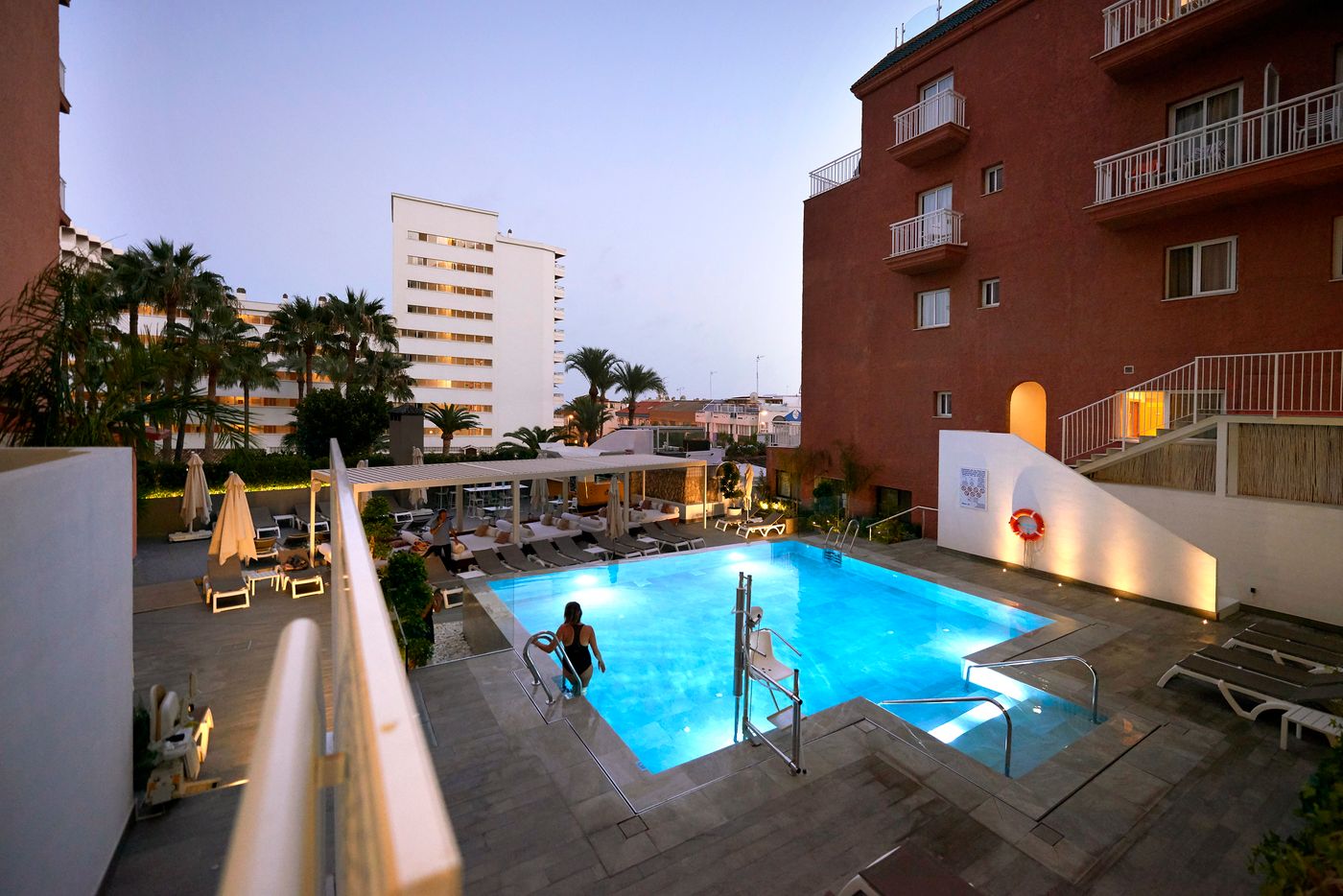 Hotel-Fenix-Torremolinos---Adults-Only-Recommended-Pool-5