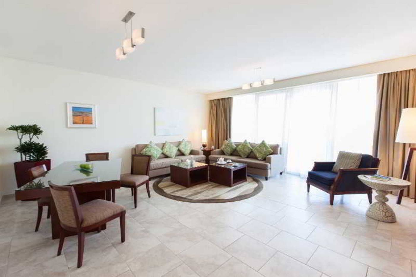 Oasis-Beach-Tower-Serviced-Room-20