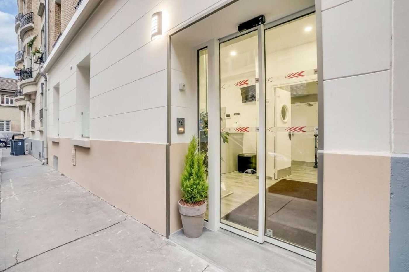 Paris-Hotel-Clichy-Room-3