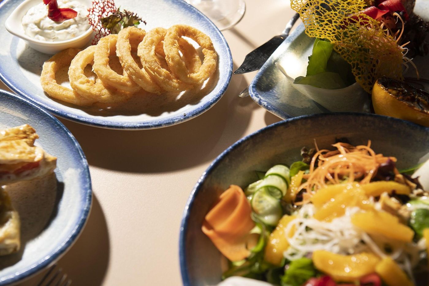 Side-Premium-Restaurant-39