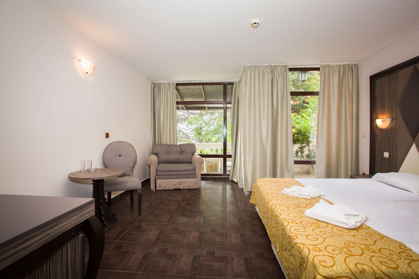 Elenite-Holiday-Village-Room-20