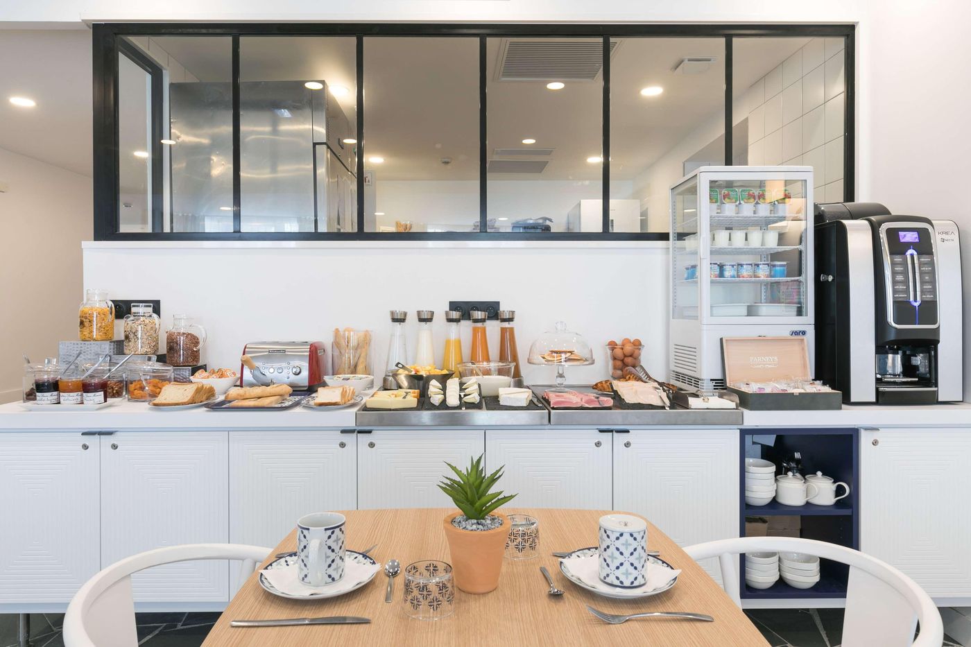 The-Deck-Hotel-by-HappyCulture-Restaurant-23