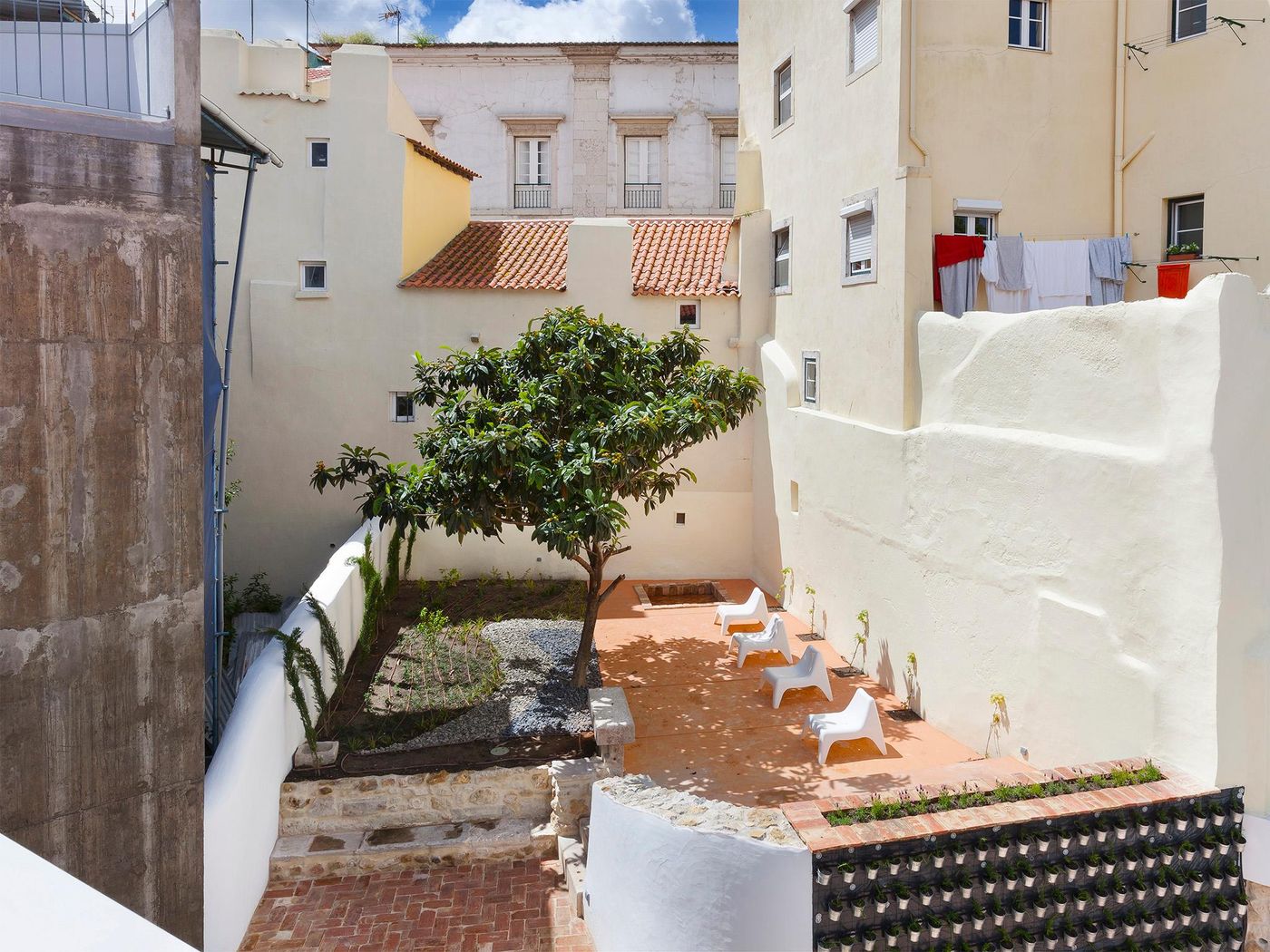 Hello-Lisbon-Castelo-Apartments-Terrace-38