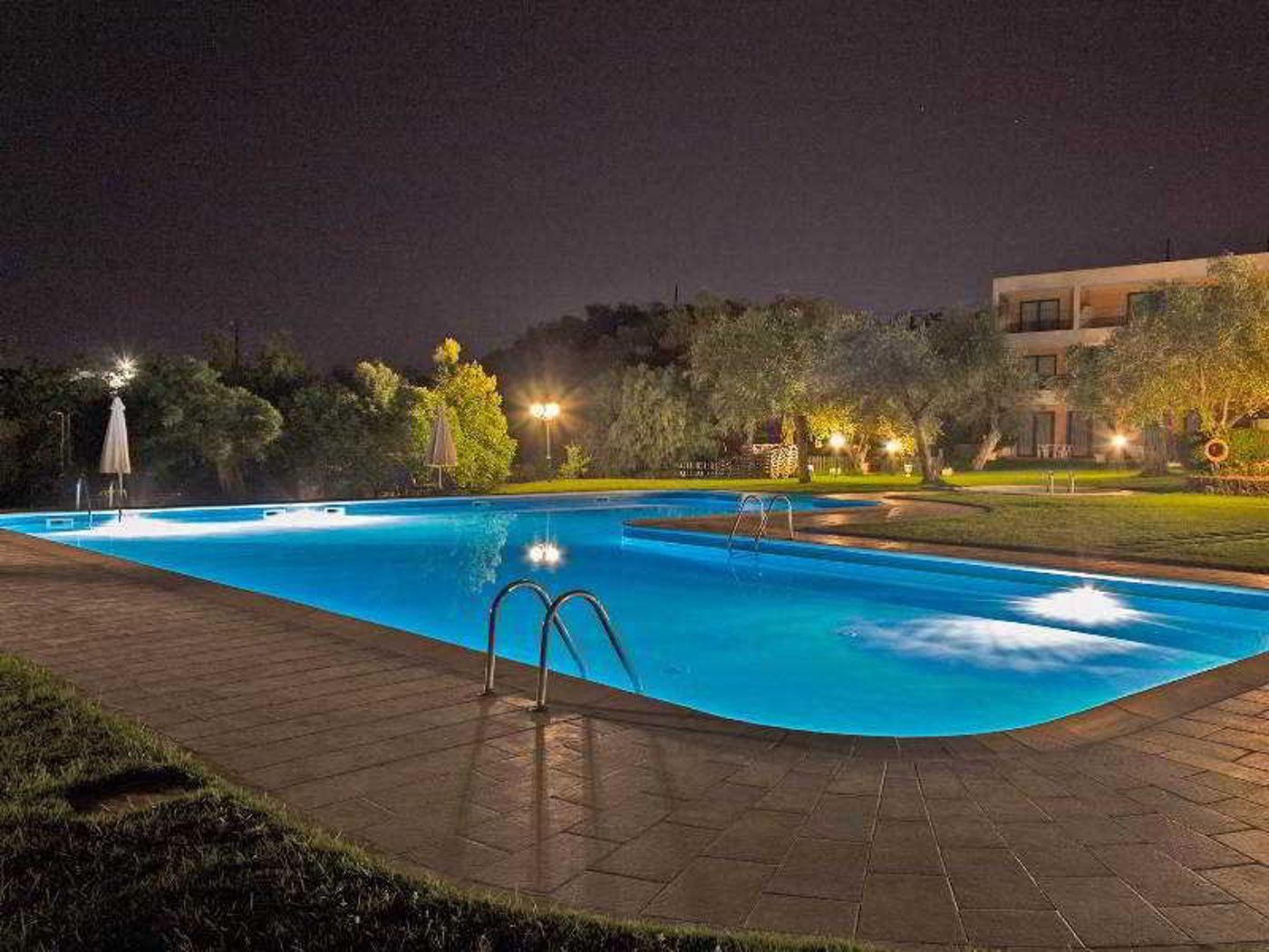 Saint-Nicholas-Pool-5