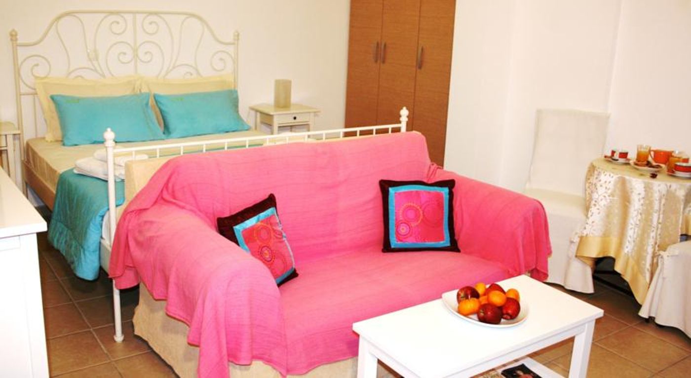 Lagoon View Apartments - Adults Only