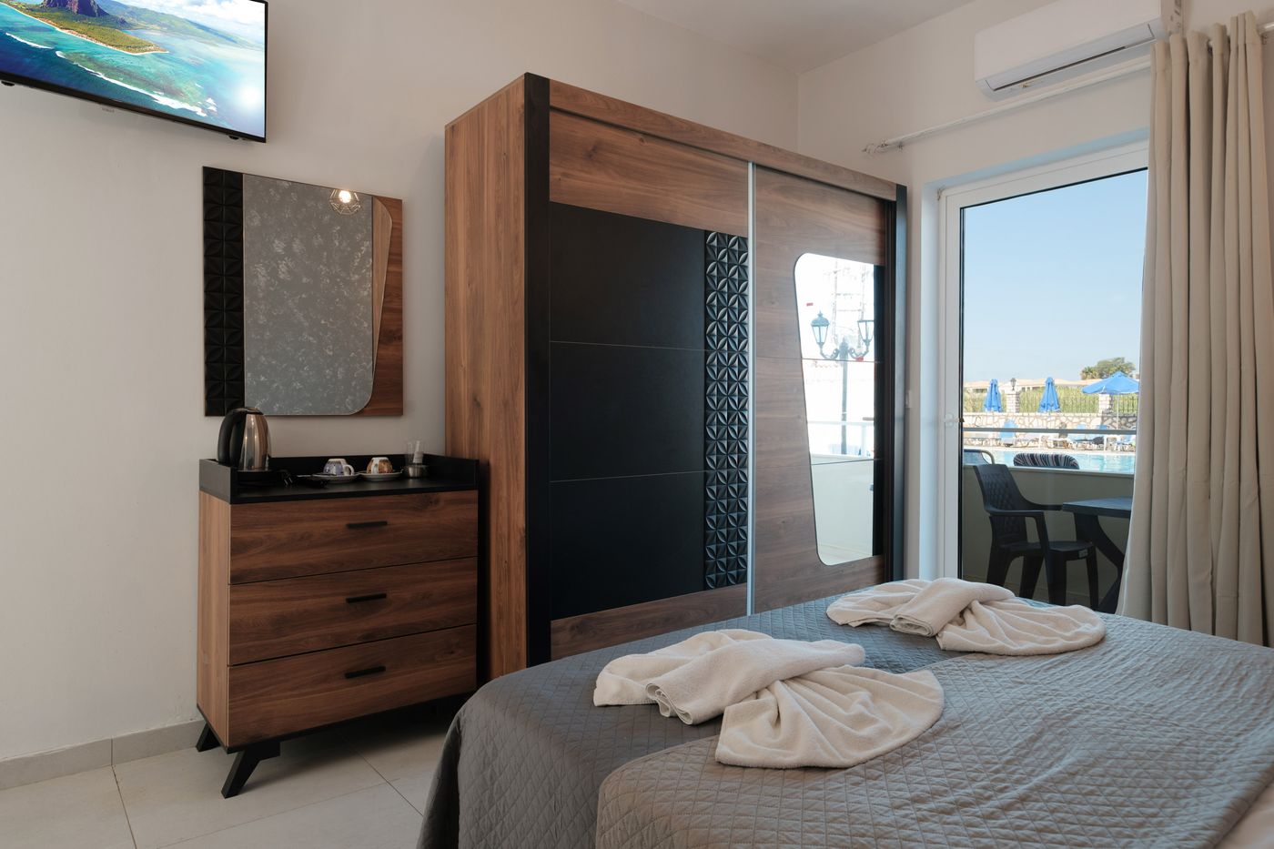 Paradise Hotel Apartments