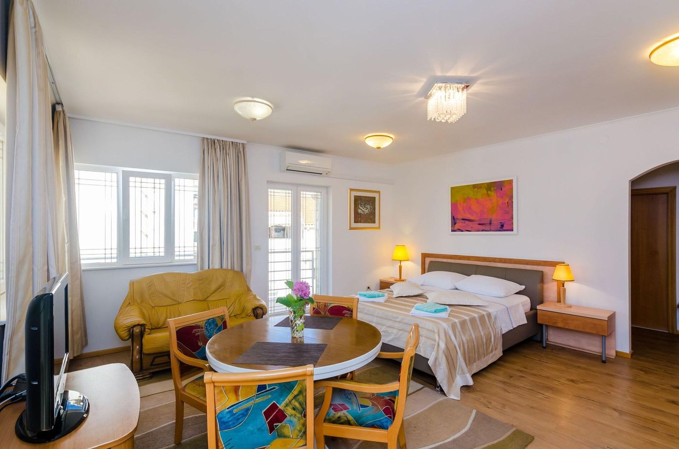 Apartments---Rooms-V-M-Room-23