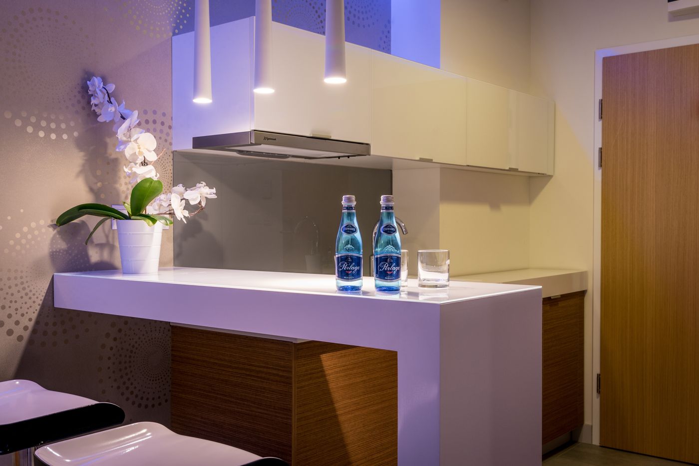 Invite-Poland-WROCLAW-Room-5