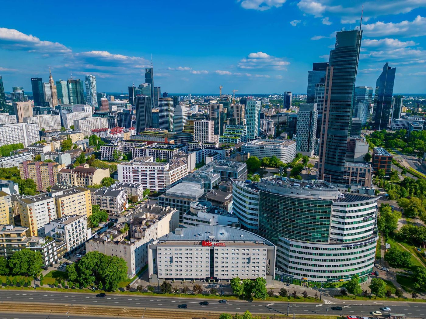 Ibis-Warszawa-Centrum-General-view-105