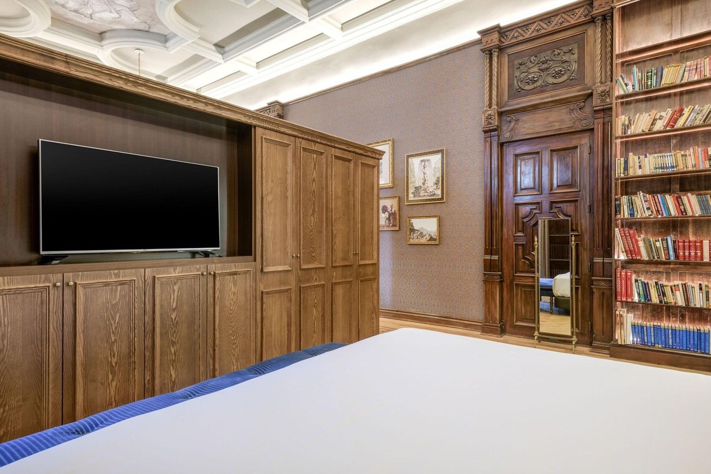 AC-Hotel-Palacio-del-Retiro-Autograph-Collection-Room-12