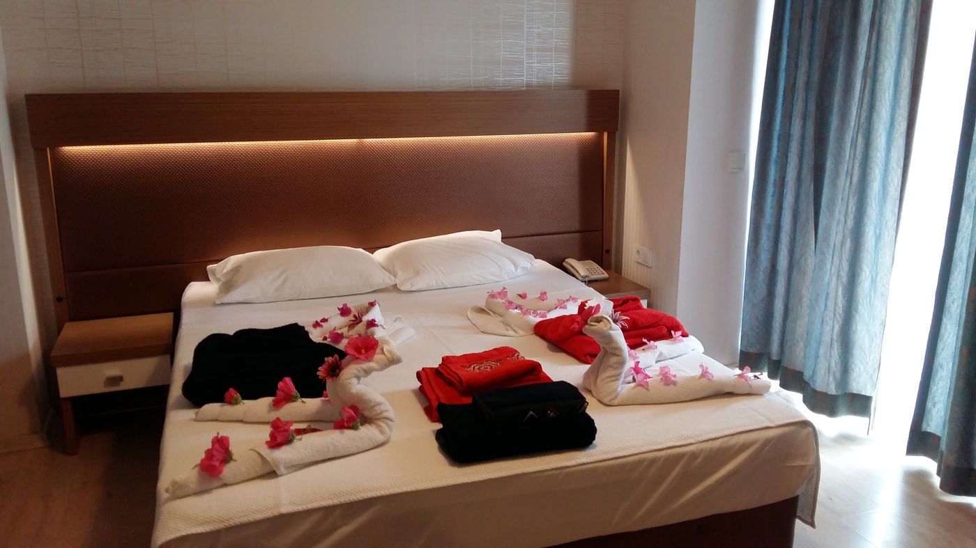 Supreme-Hotel-Room-20