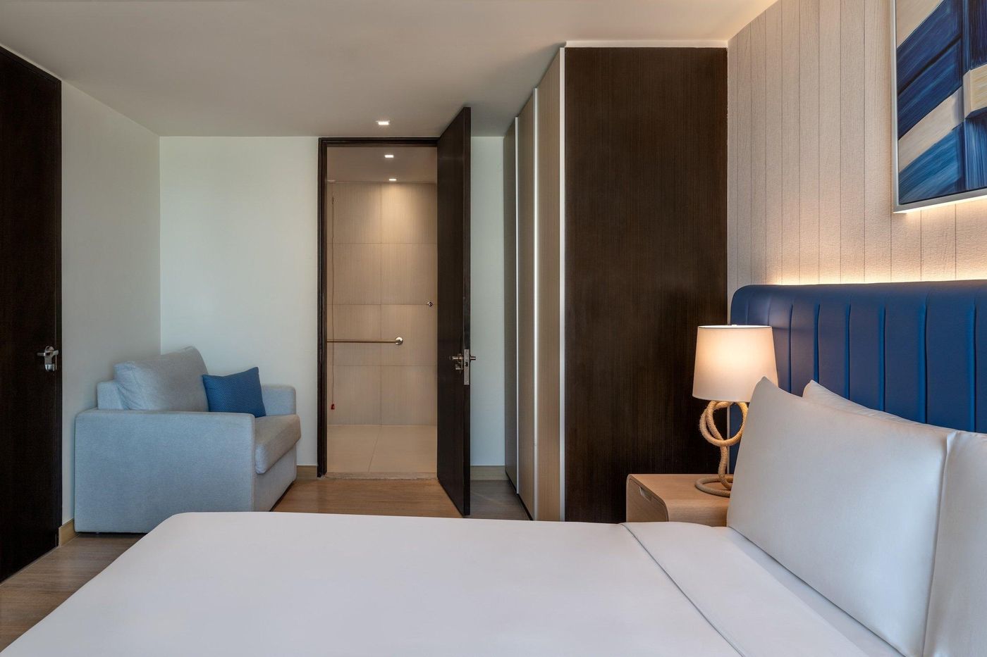 Crowne-Plaza-Hotel-Abu-Dhabi-Yas-Island-Room-33