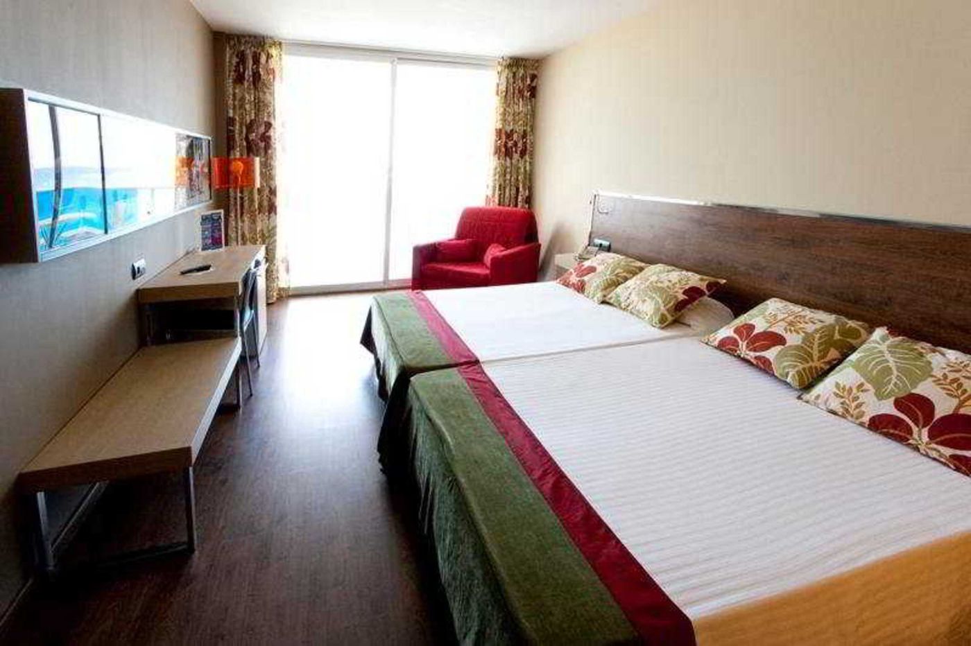 Nuba-Comarruga-Room-13