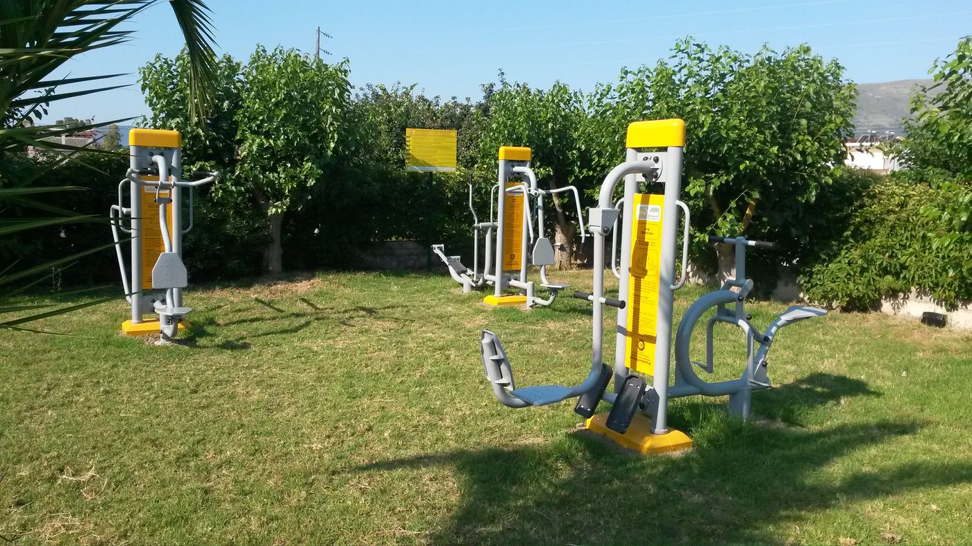 Village Inn Studios and Apartments