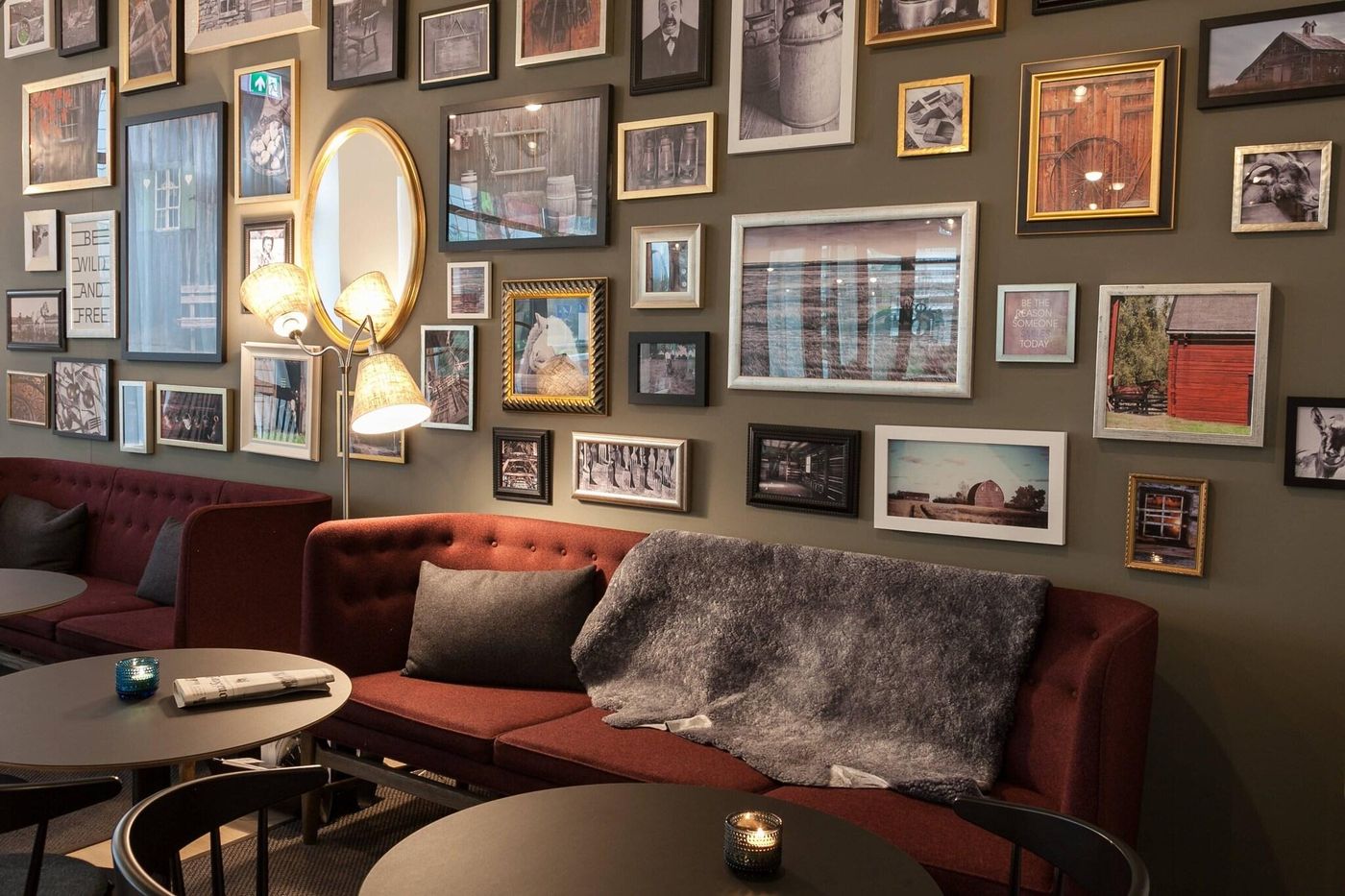 Courtyard-By-Marriott-Amsterdam-Arena-Lobby-7