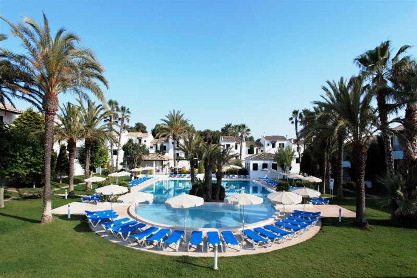 Grupotel-Club-Menorca-Pool-2