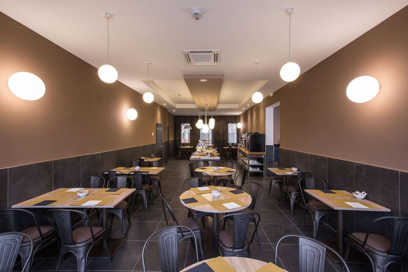 Ariston-Restaurant-47