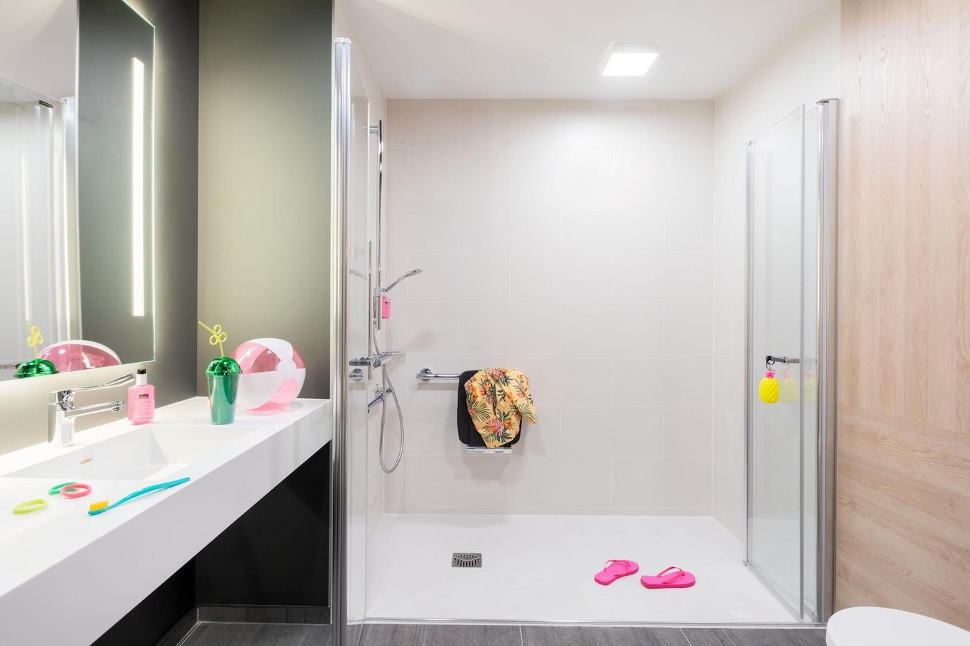 Moxy-Paris-Val-D-Europe-Room-34