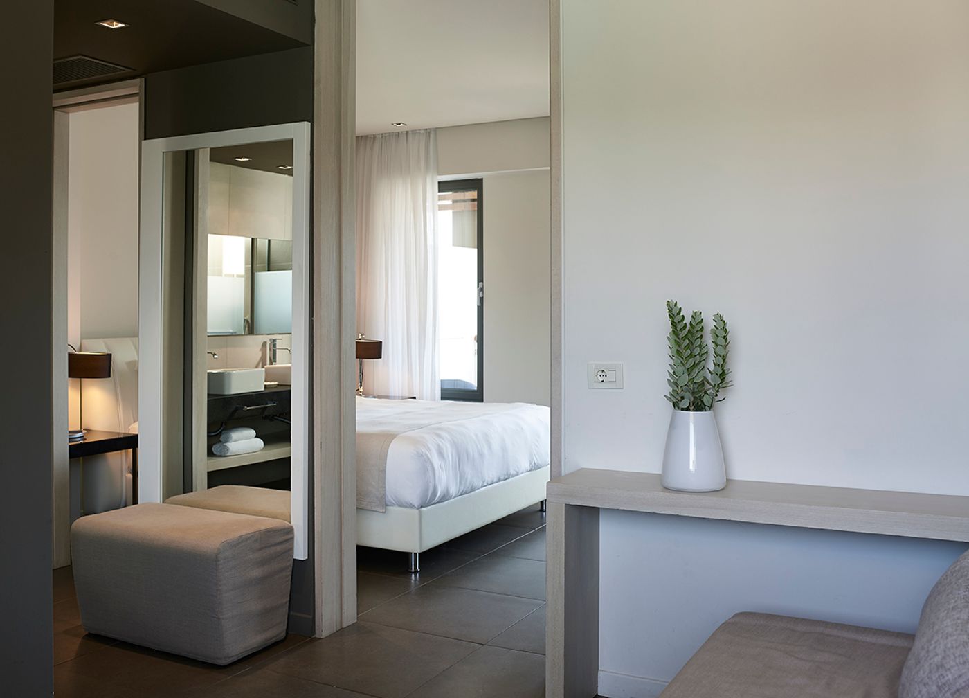 Pelagos-Suites-Hotel-Room-20