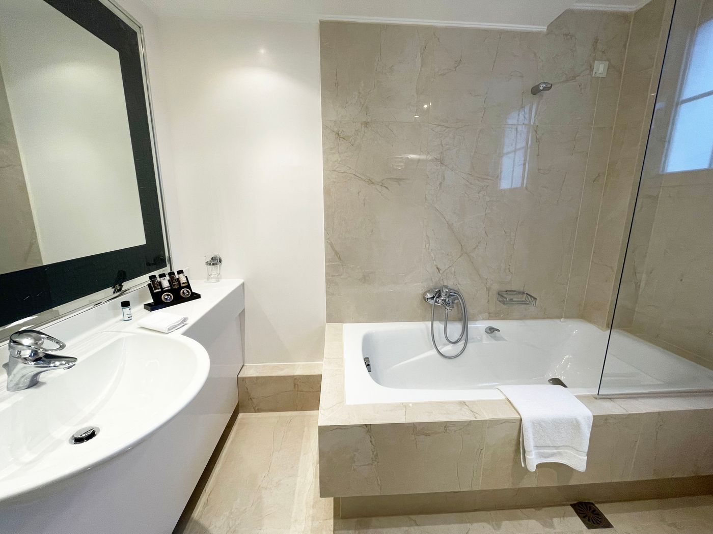 Theoxenia-House-Room-24