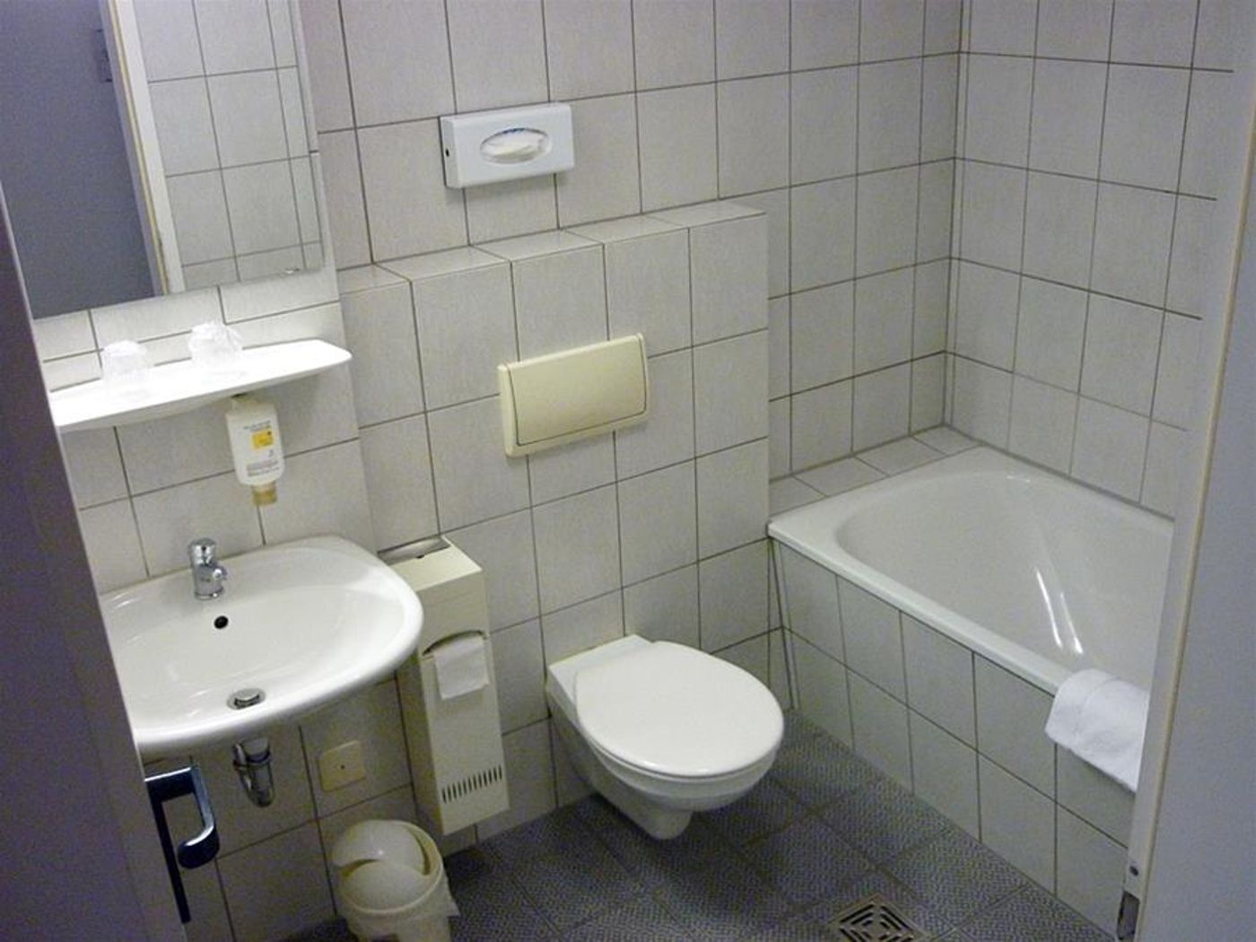 Avenue-Germany-NUREMBURG-Room-4