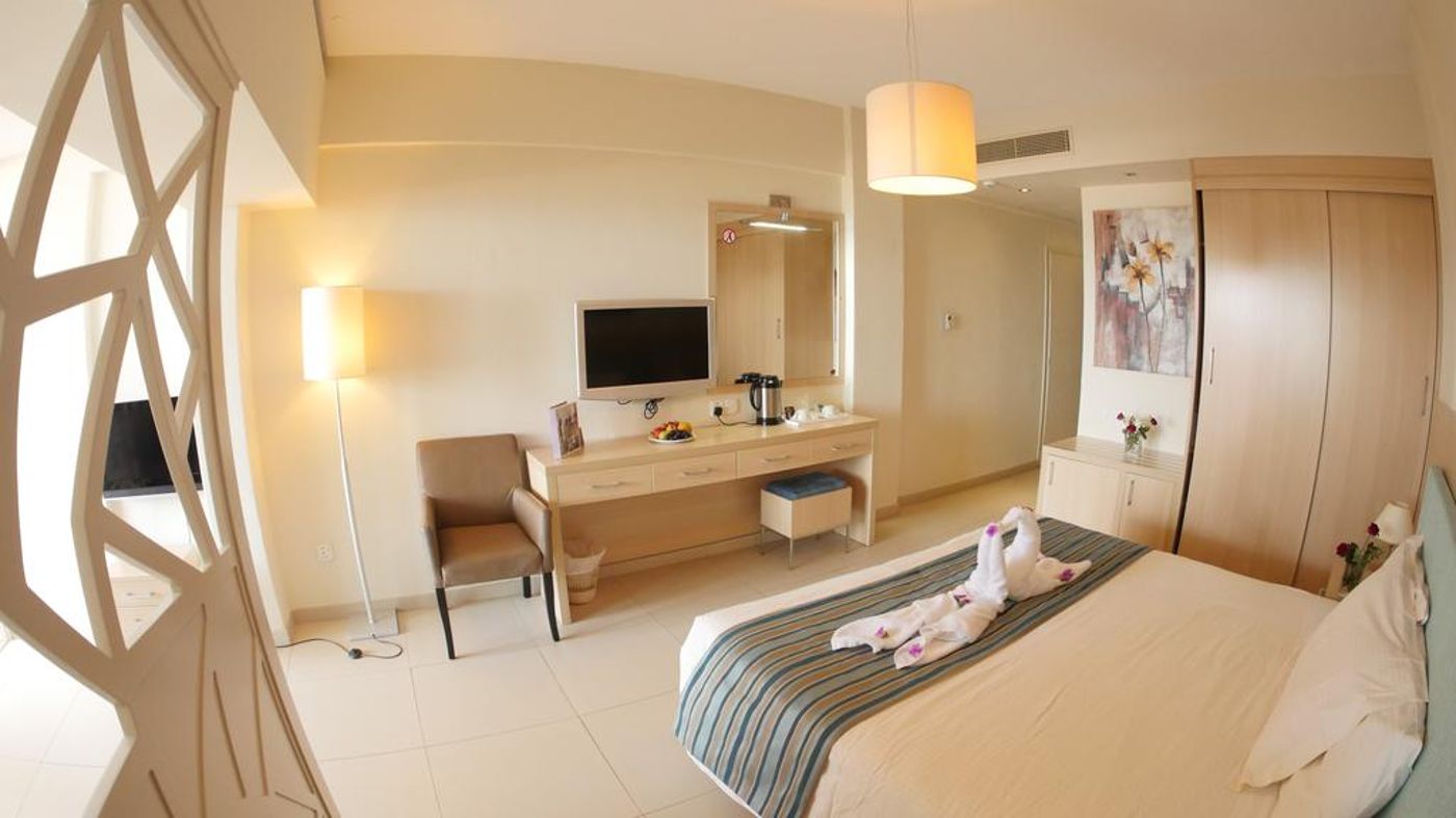 Hotel-Pernera-Beach-Room-35