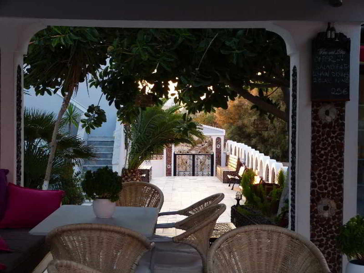 Aparthotel-Black-Sand-Bar-18