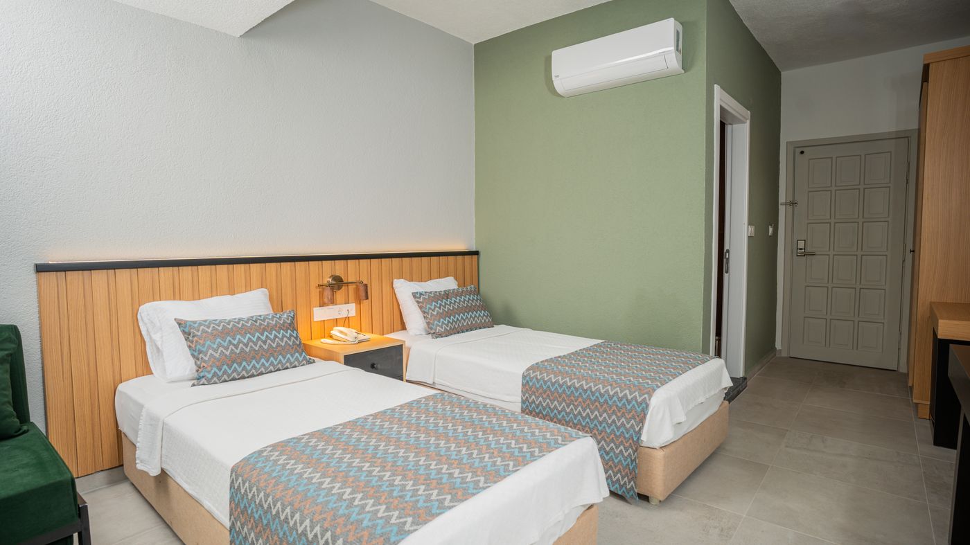 Hotel-Karbel-Sun-Room-38