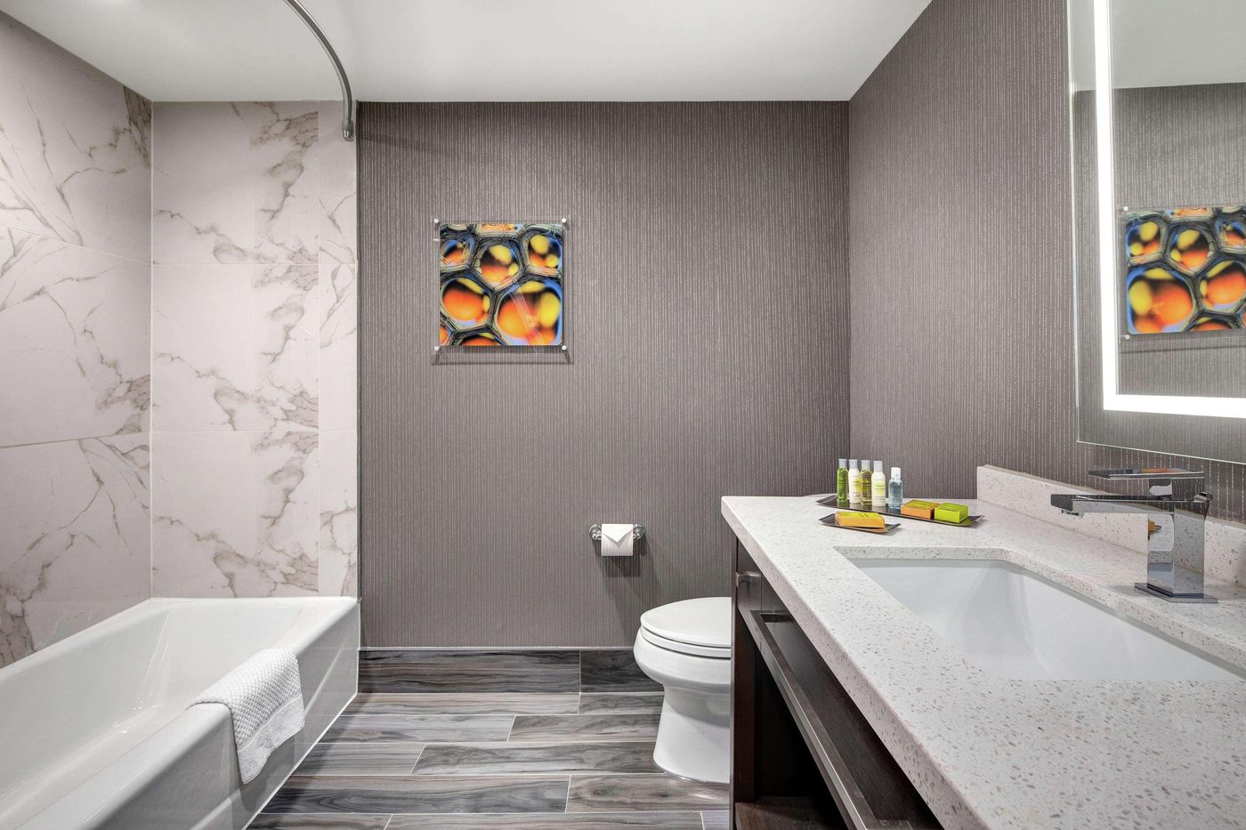 DoubleTree by Hilton Toronto Airport-Canada-TORONTO-Room-8