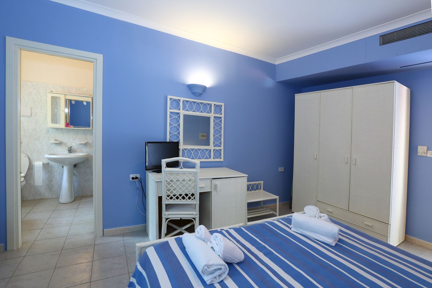 TH-Gioiosa-Marea---Capo-Calava-Village-Room-11