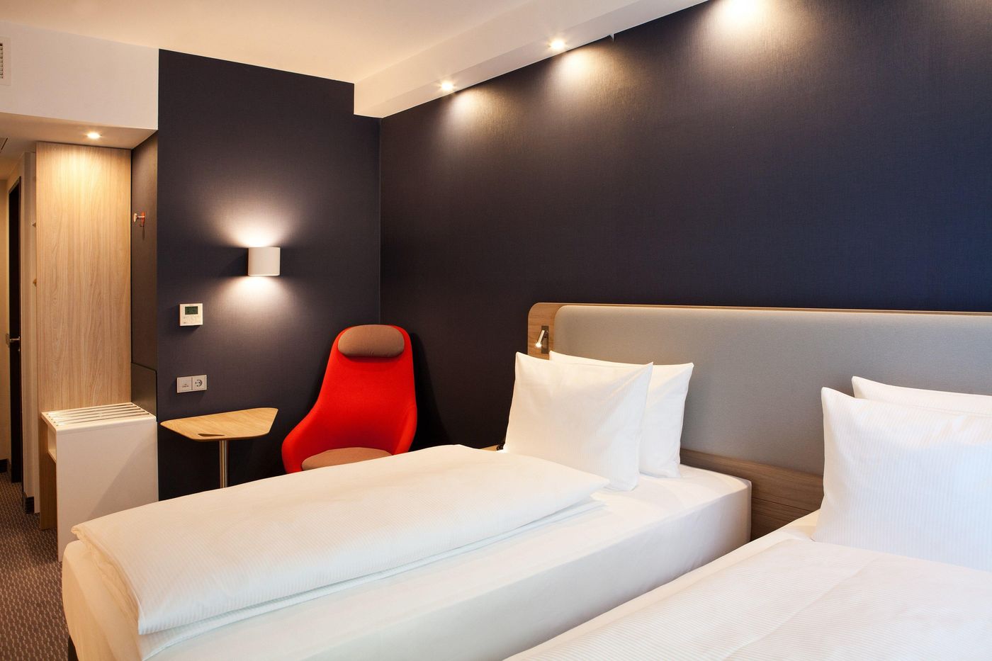 Holiday-Inn-Express-Munich---Olympiapark-Room-10