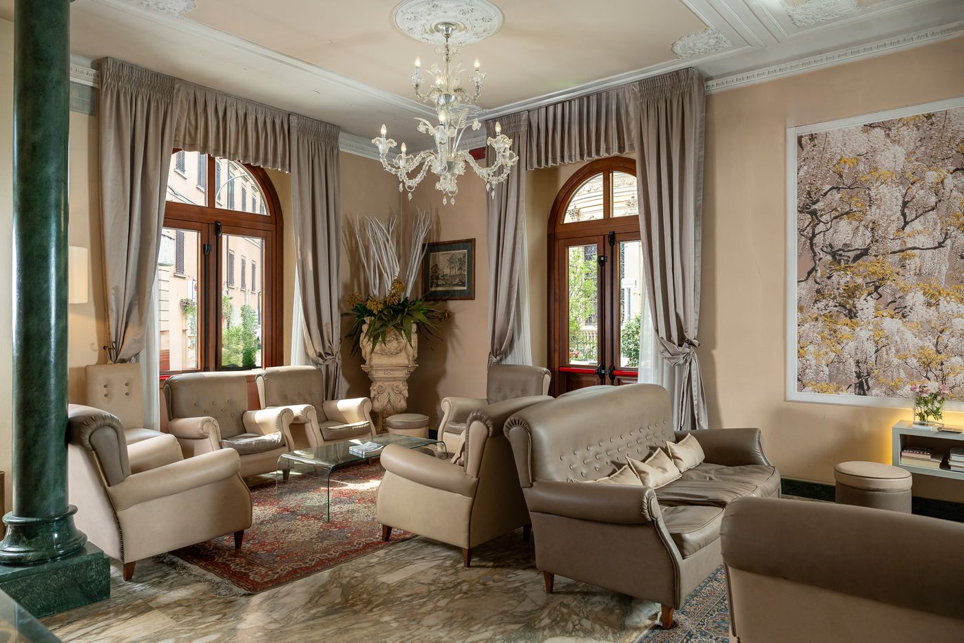 Hotel-Ercolini-e-Savi-Lobby-5