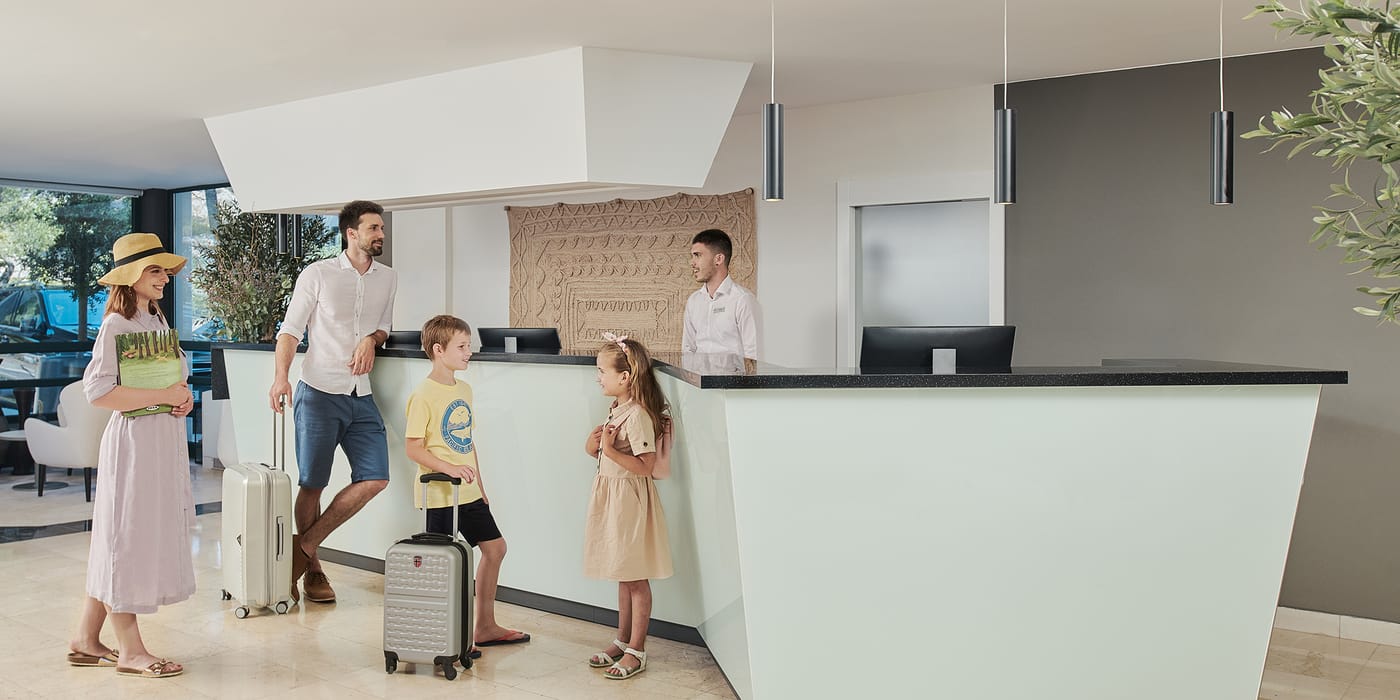 Bluesun-Hotel-Neptun-Lobby-47