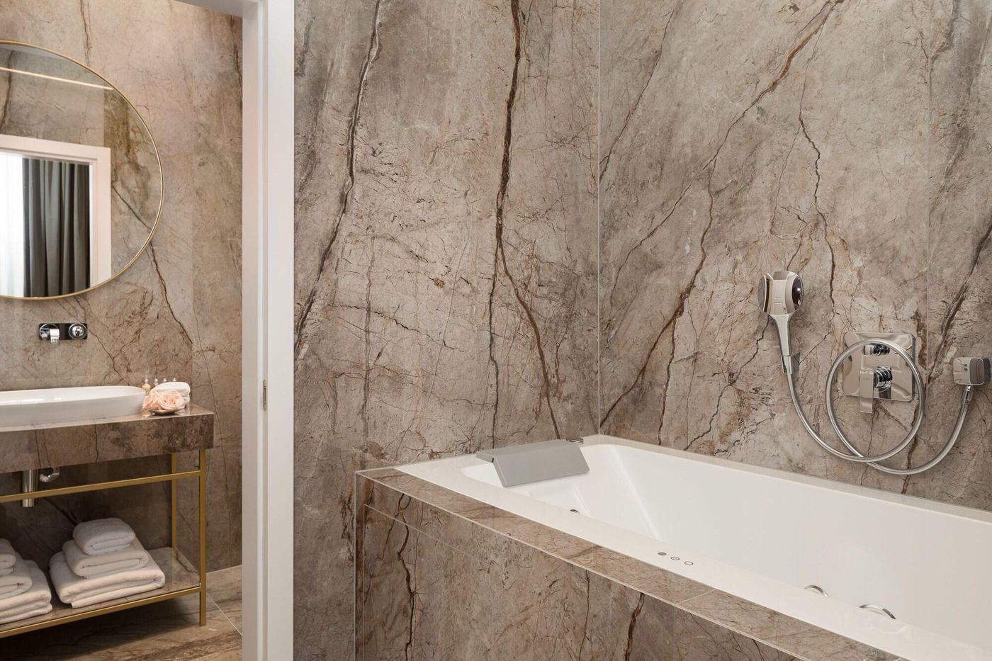 Five-Elements-Luxury-Rooms-Room-19