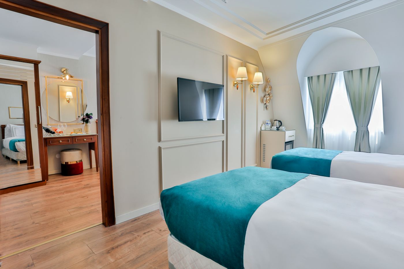 Orient-Express-Hotel-Room-17