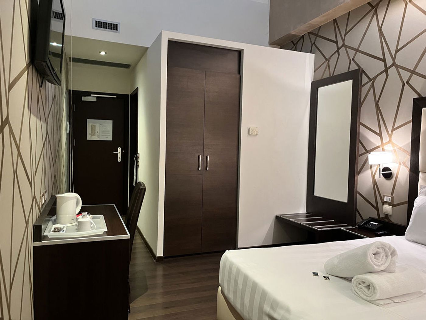 Catone-District-Hotel-Room-12