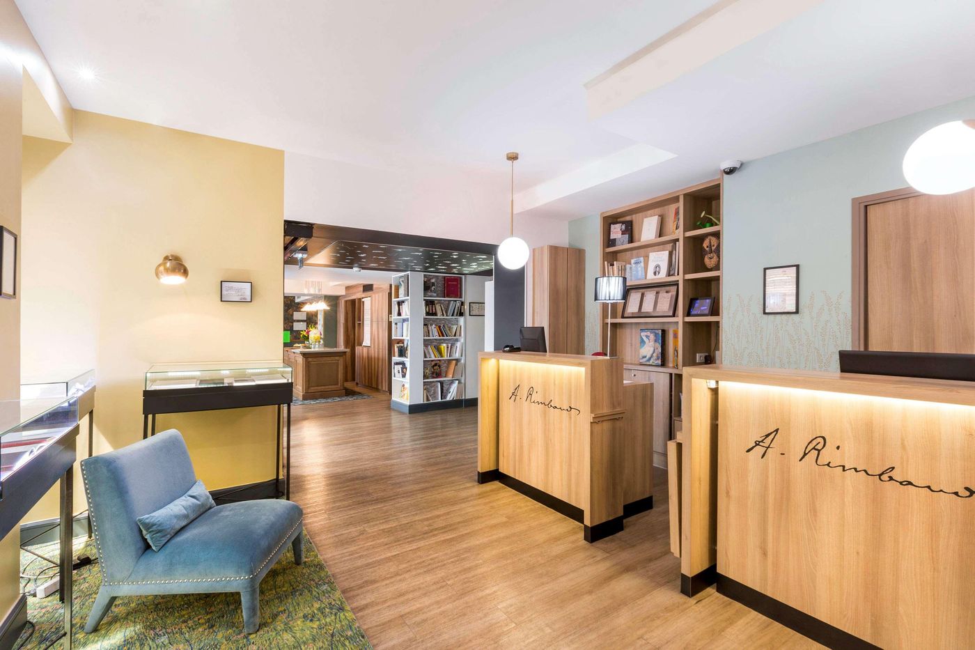 Hotel-Litteraire-Arthur-Rimbaud--BW-Signature-Coll-Lobby-9