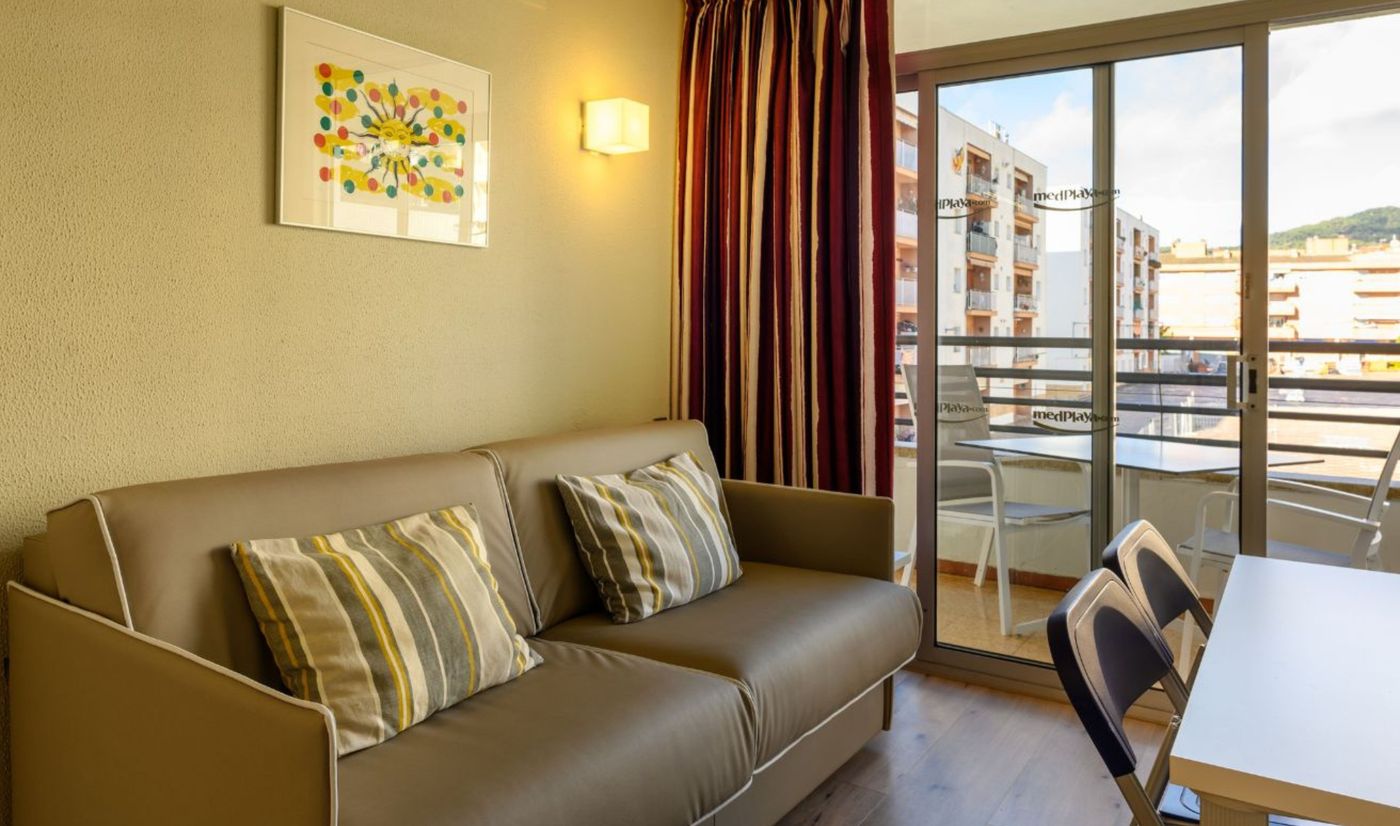 MedPlaya-Esmeraldas-Aparthotel-Room-11