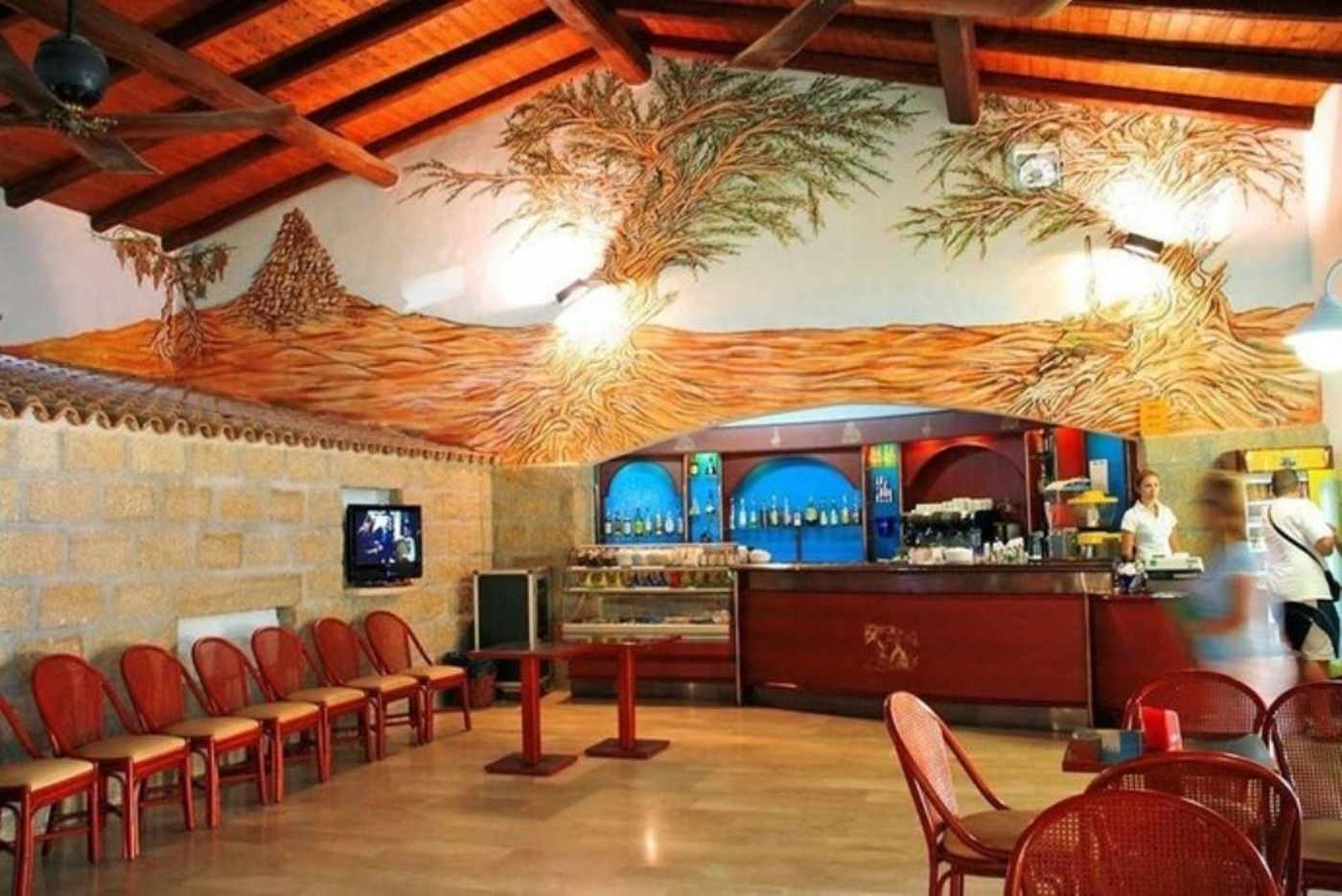 Club-Esse-Posada-Beach-Resort-Bar-11