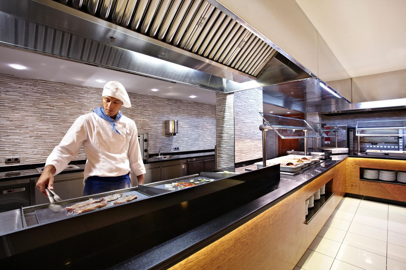 Grupotel-Mar-de-Menorca-Restaurant-43