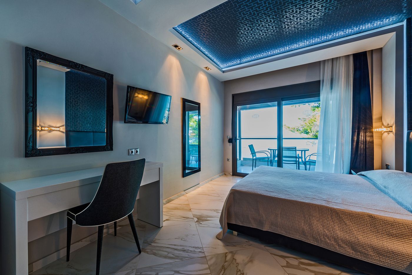 Flegra-Beach-Boutique-Apartments-Room-5