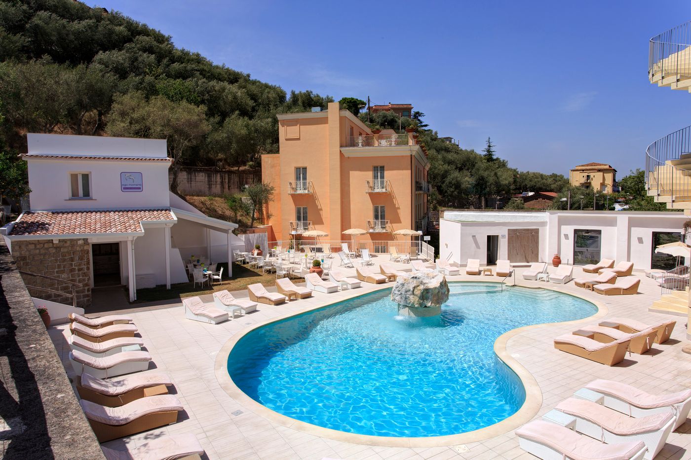 Atlantic-Palace-Pool-1