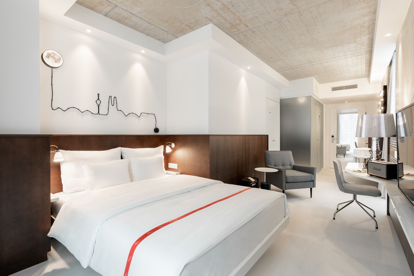 Ruby-Ella-Hotel---Bar-Room-2