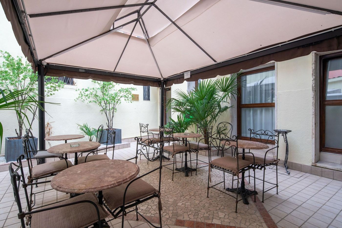 Hotel-Herion-Terrace-75