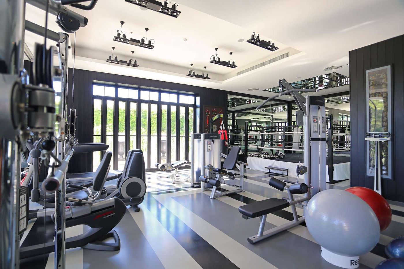 The-Siam-Hotel-Bangkok-Sports-and-Entertainment-72