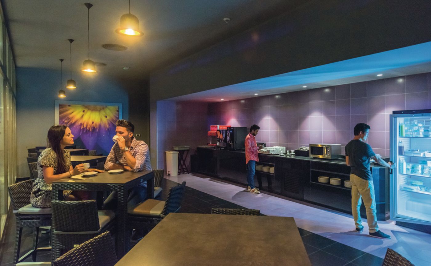 Riu-Sri-Lanka-Bar-53